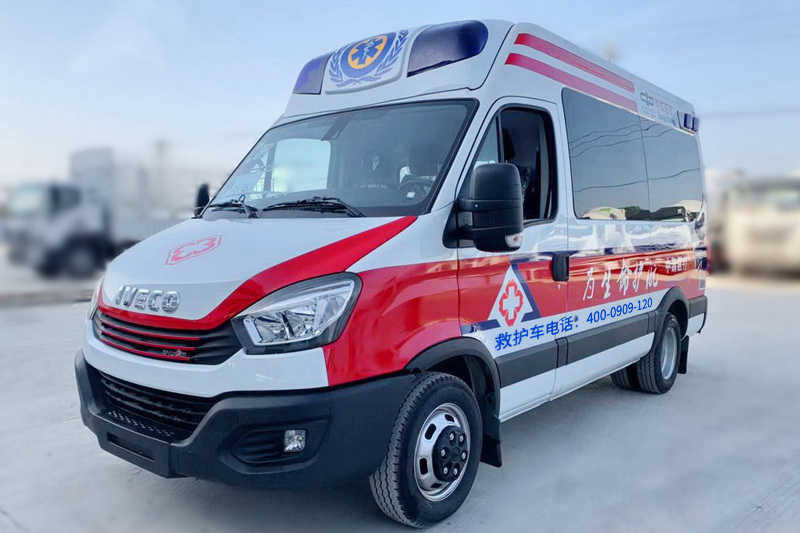 依维柯负压救护车（3.0T进口8速自动挡后双胎进口空气悬挂）